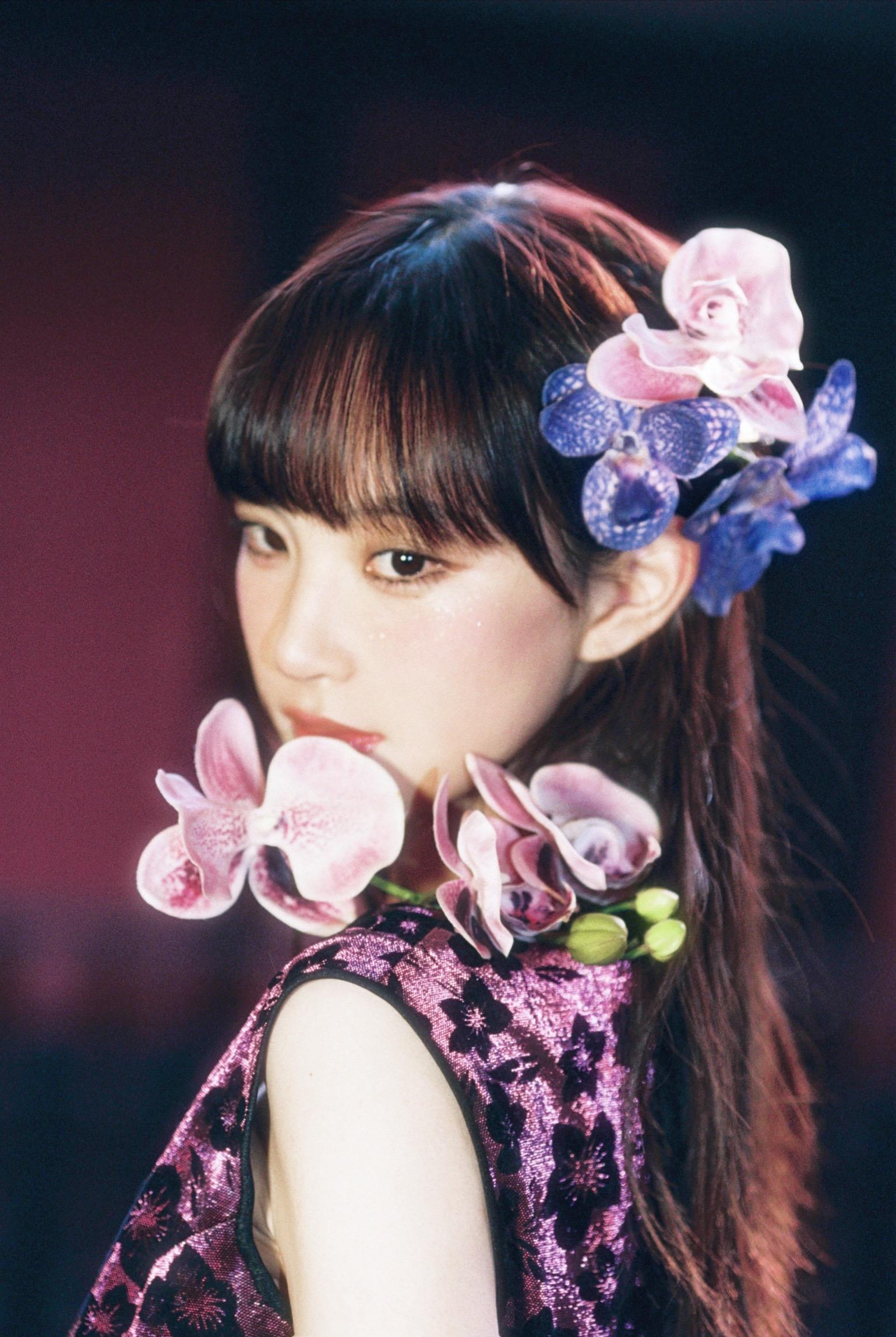 闻到花香。
