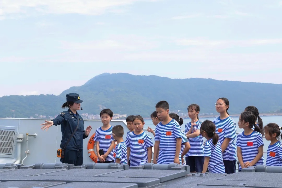 小海娃参观054A改淮北舰烽火问鼎计划中国海军