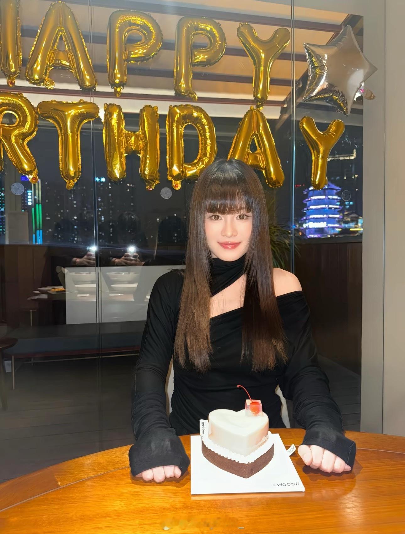 齁甜！Digi太子给女友过第五个生日！digi