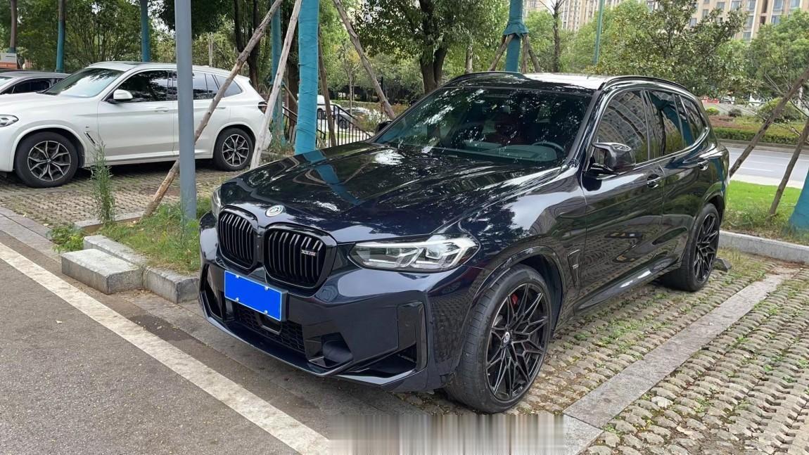 宝马 X3M 准新车宝石青/萨基尔橙内饰L2自动驾驶、M高性能红色卡钳碳纤维内饰