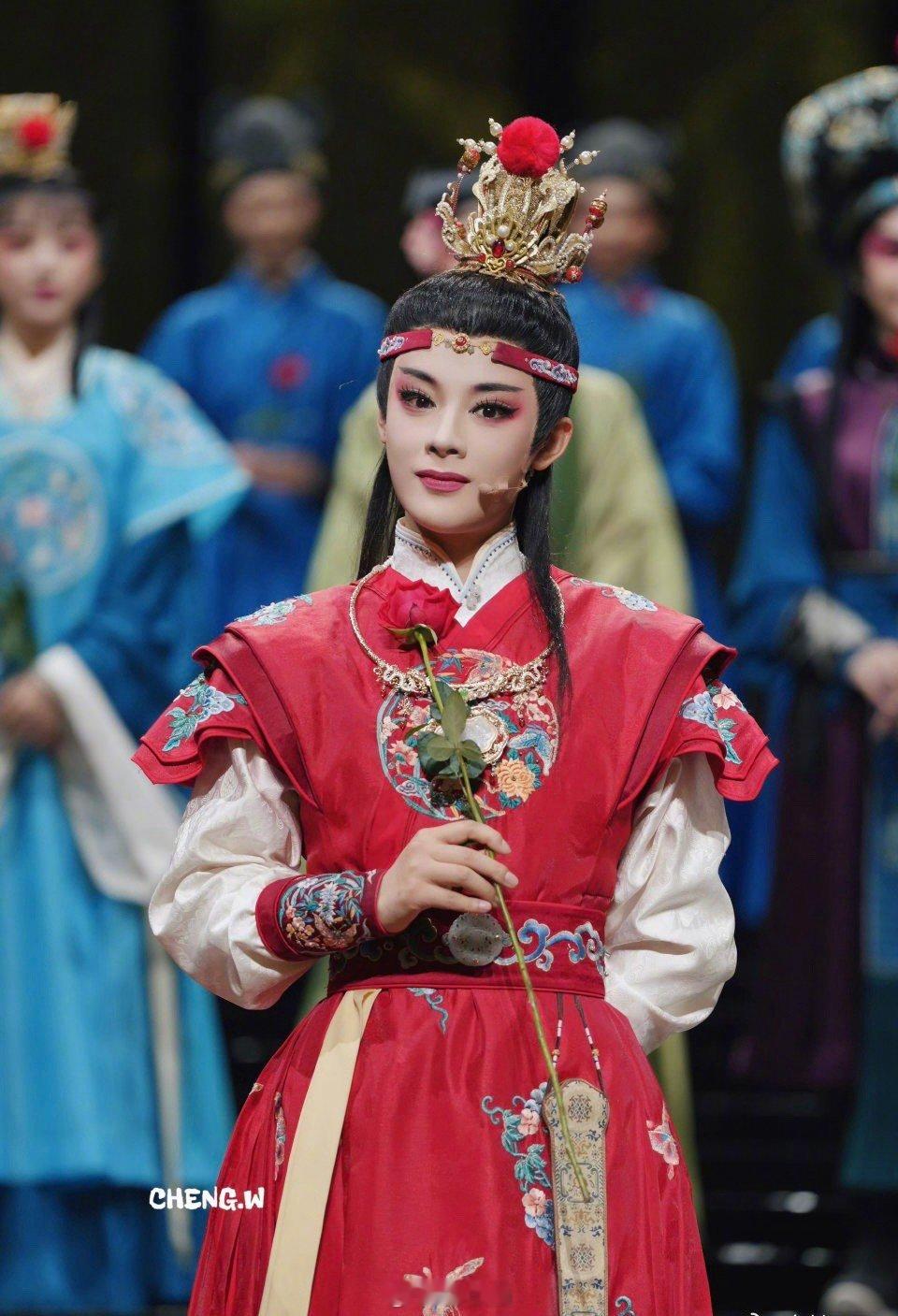 好美、、好帅、、一起来就刷到陈丽君我今天将幸福一天 ​​​