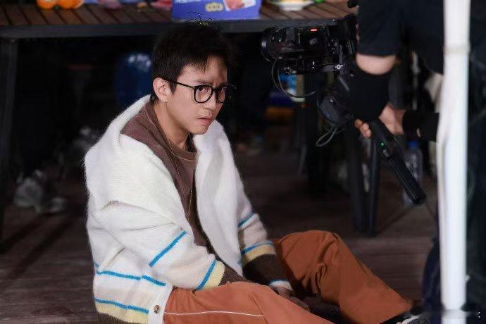 邓超又秒删了邓超还没学会编辑论内娱活人还得看邓超！手滑发错博秒删一条龙，主打一个