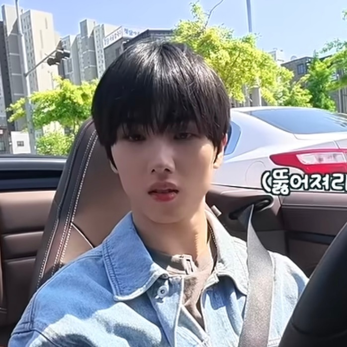 每次定格这种表情的时候我都一直笑 