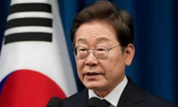 李在明可能是韩国历史上最厉害的总统之一，因为他亲手终结了韩总统的“心腹大患”——