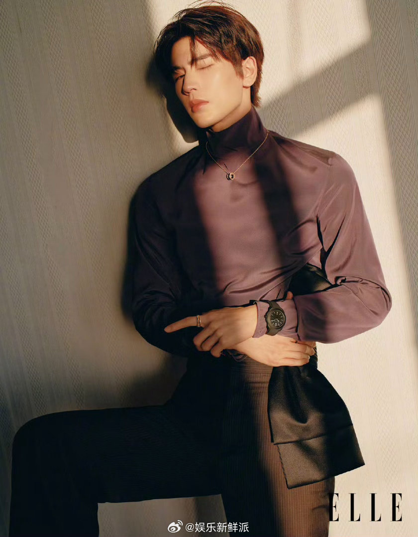 派酱安利 张凌赫杂志帅到失语～脸在江山在！用这本杂志再次证明：镜头是他的舒适区！