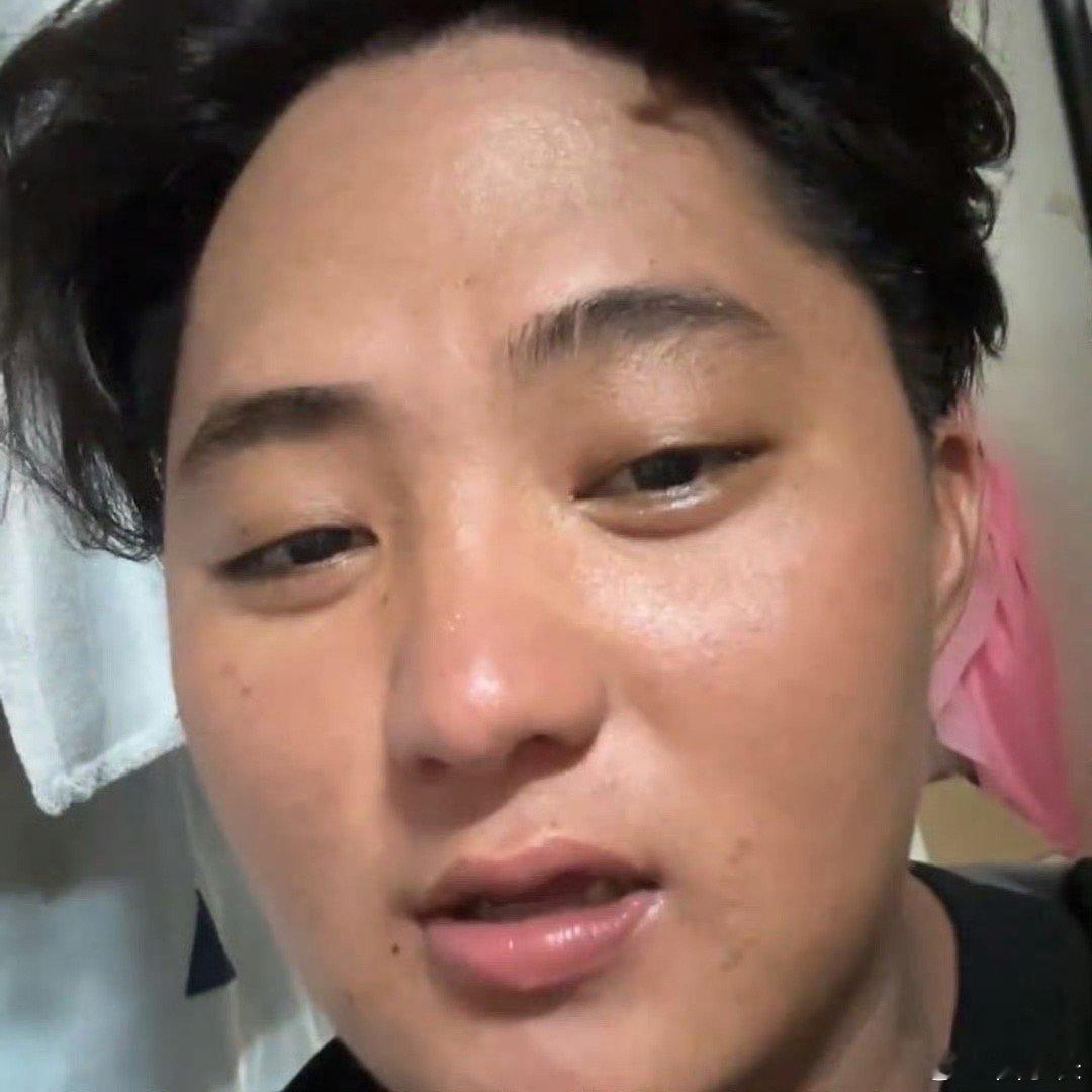 黄子诚因模仿黄子韬导致破产他破不破产跟黄子韬有什么关系，难道他破产还是因为模仿了