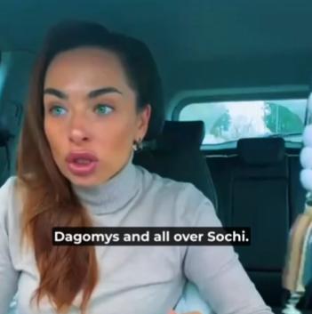 【现在，俄罗斯人为了发一条WhatsApp消息，竟然自驾游去另一个国家。索契的一