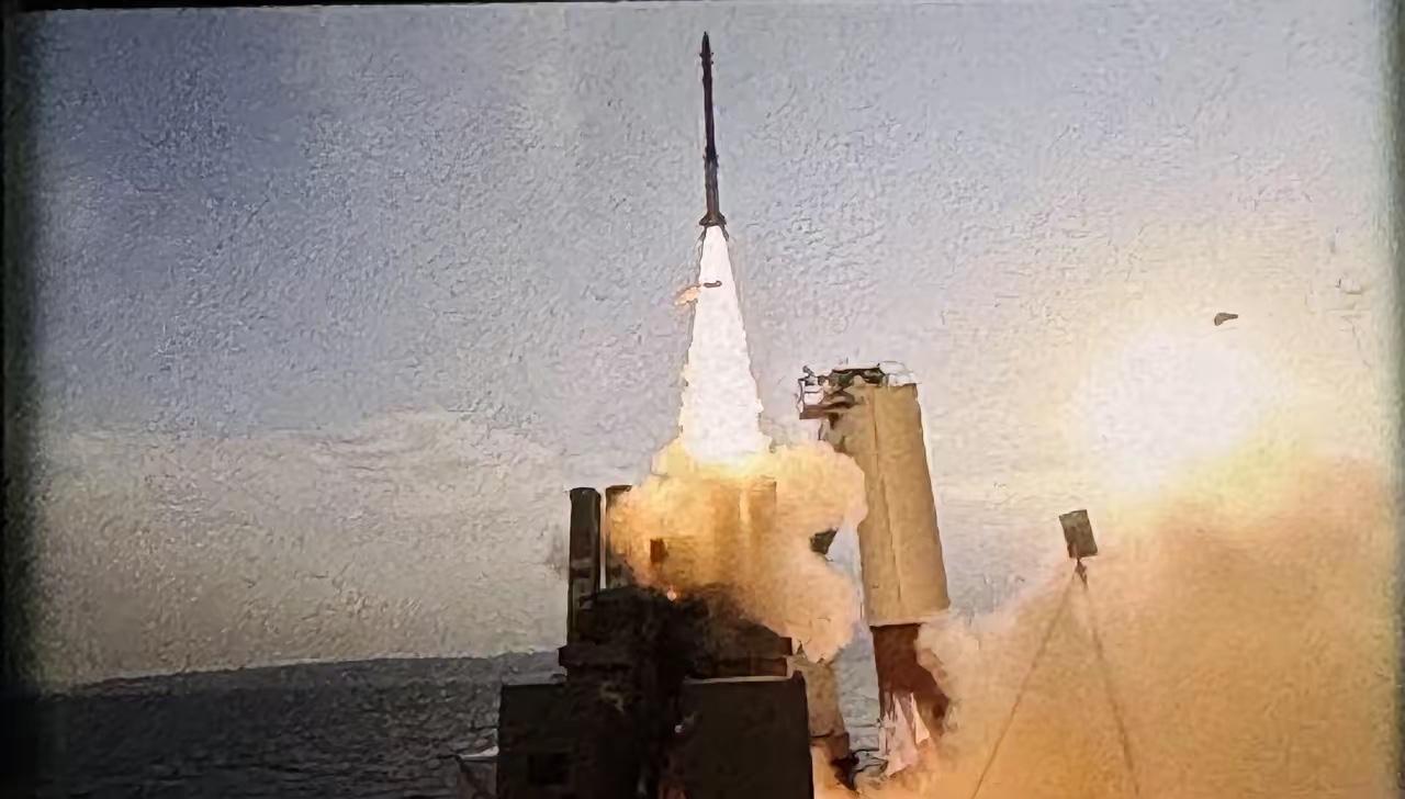 突发消息：以色列安全部门消息人士向第12频道透露，目前针对伊朗的袭击行动为美以联