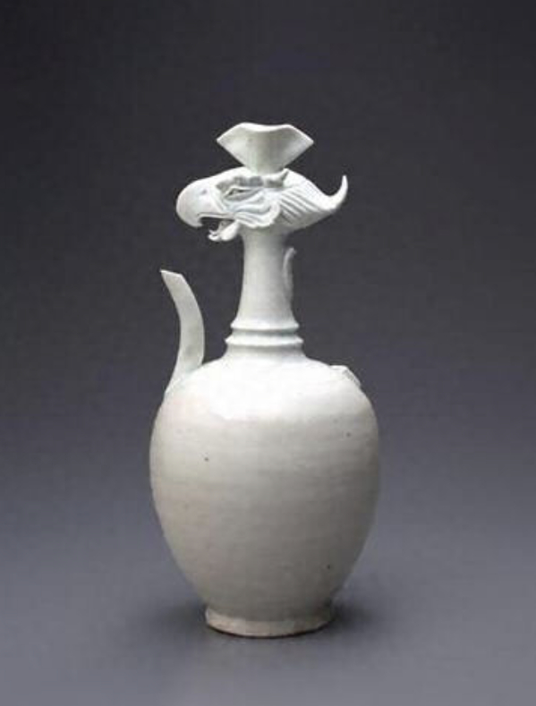 日本东京艺术大学美术馆藏北宋定窑白瓷凤首壶 