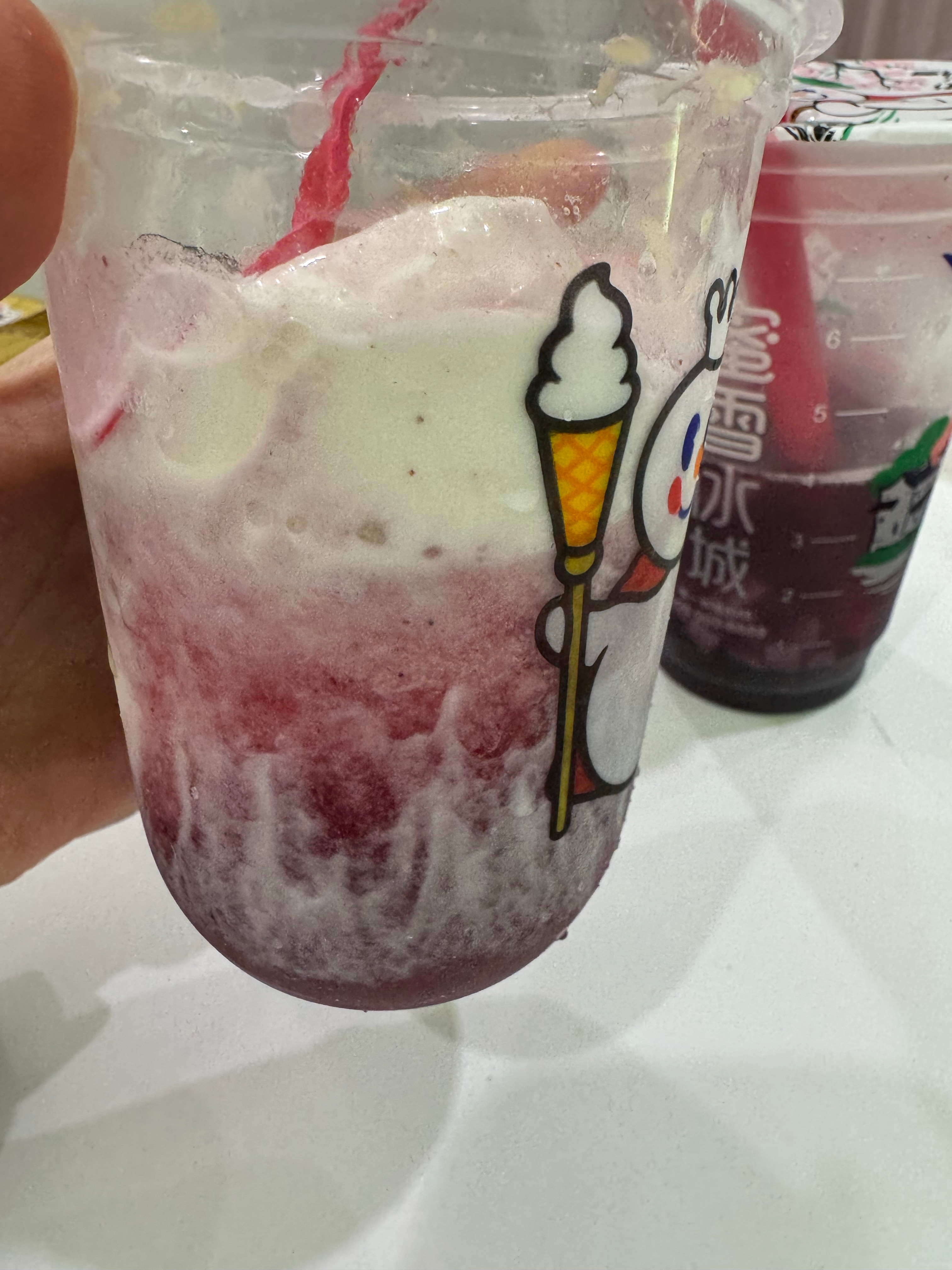 窜稀小妙招把果茶倒圣代里蓝莓果粒茶咋这么不好喝又酸又甜，一股糖精味 