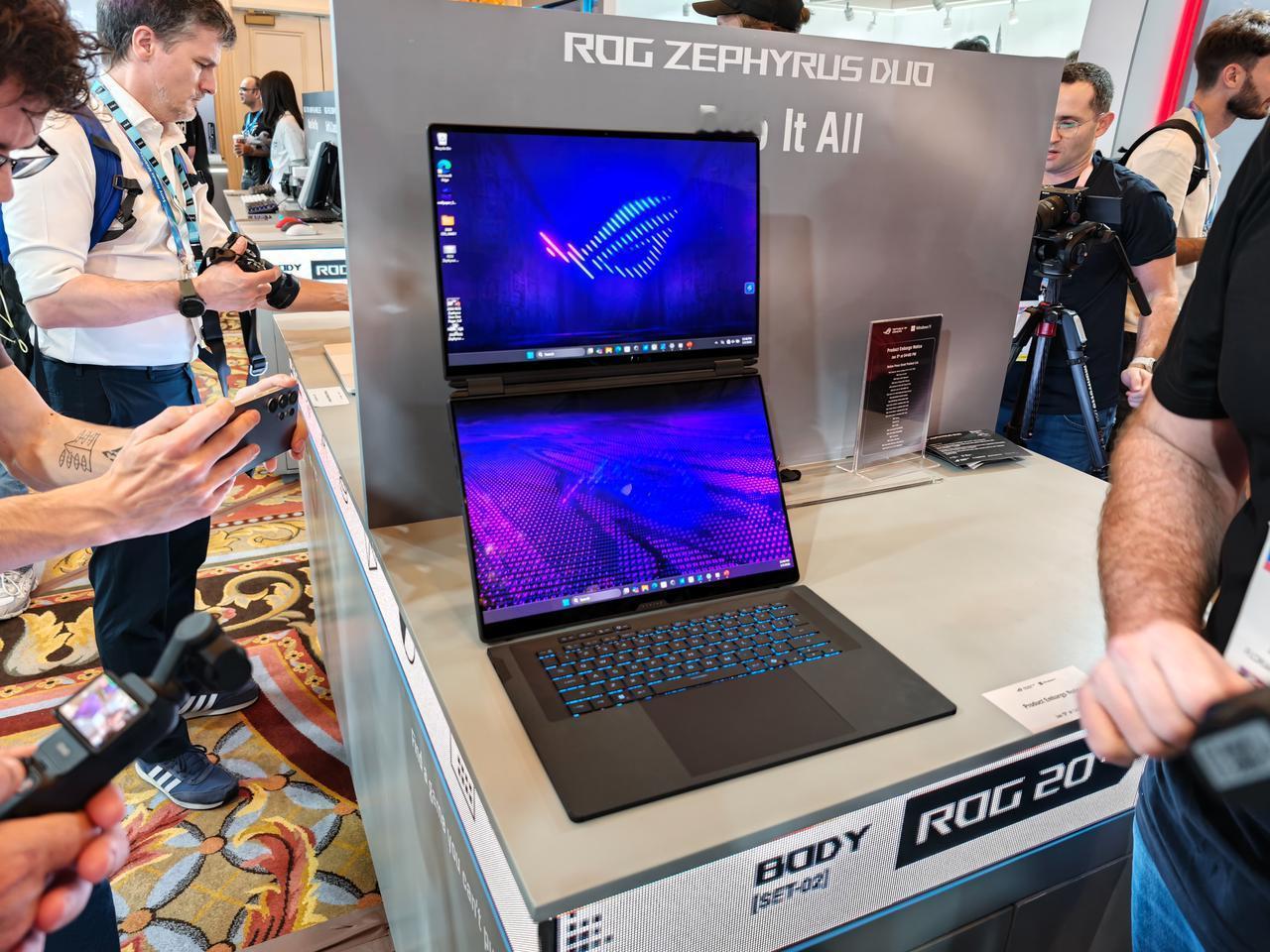 被ROG幻16 双屏的设计硬控了好久
不吹不黑，ROG幻16 双屏应该是目前双屏