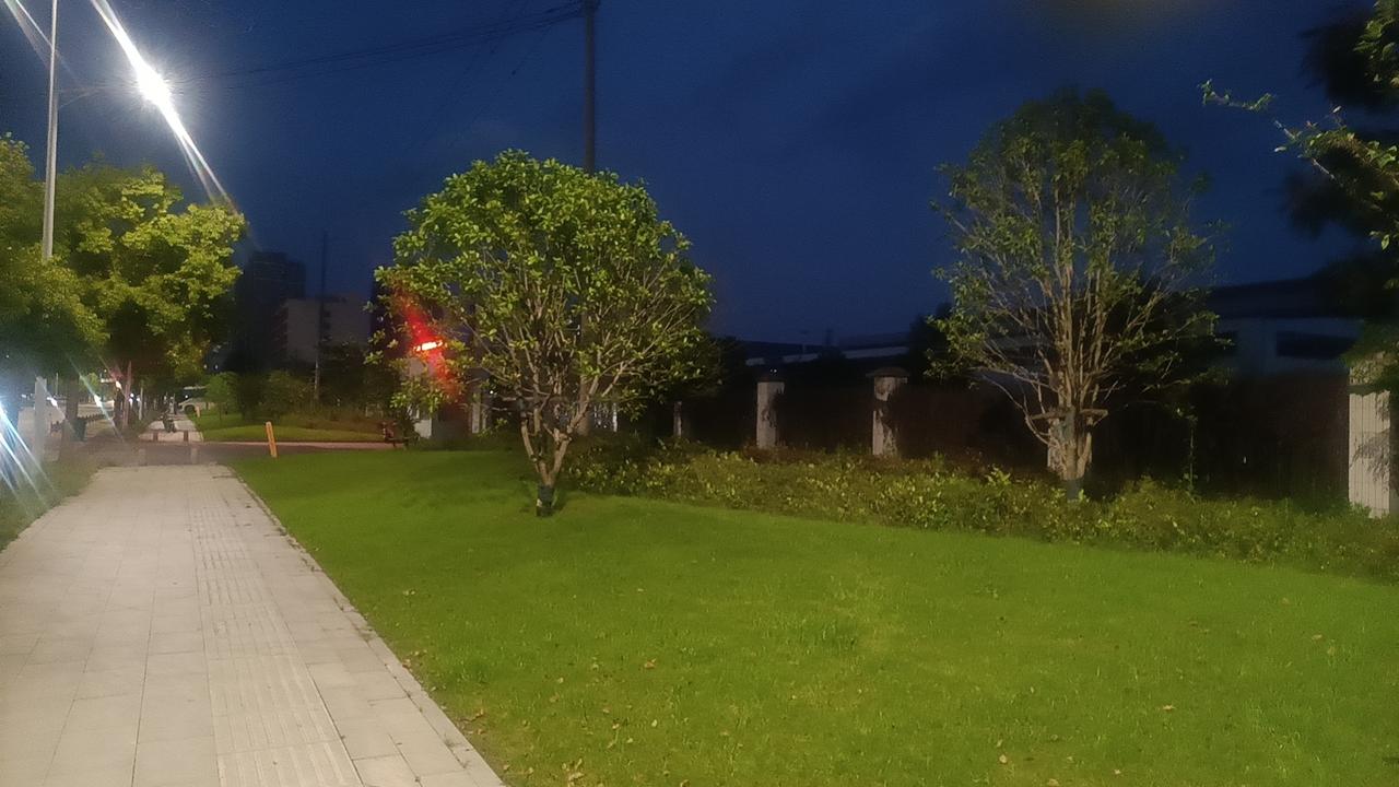 感情最好的模样，从来不是轰轰烈烈的誓言，也不是刻意讨好的迁就，而是两个人相处时，
