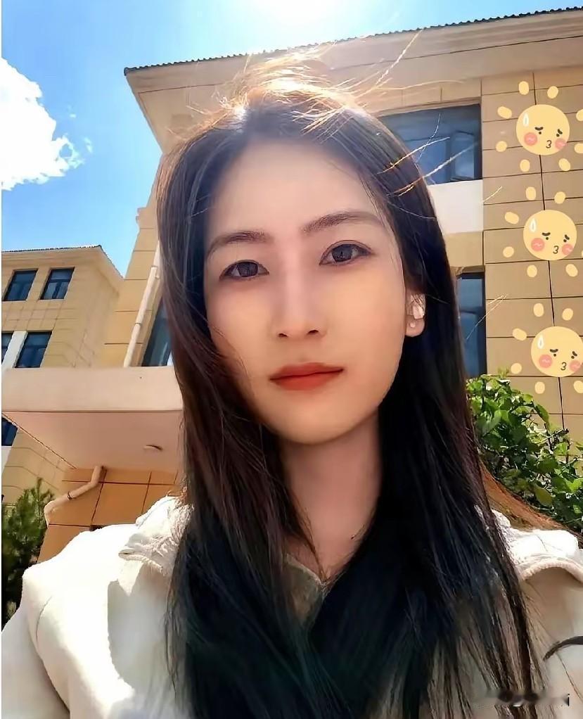 凌晨两点按下抽水键那一刻，
她突然看清了一件事：
她怕的不是这个男人不好，是怕自