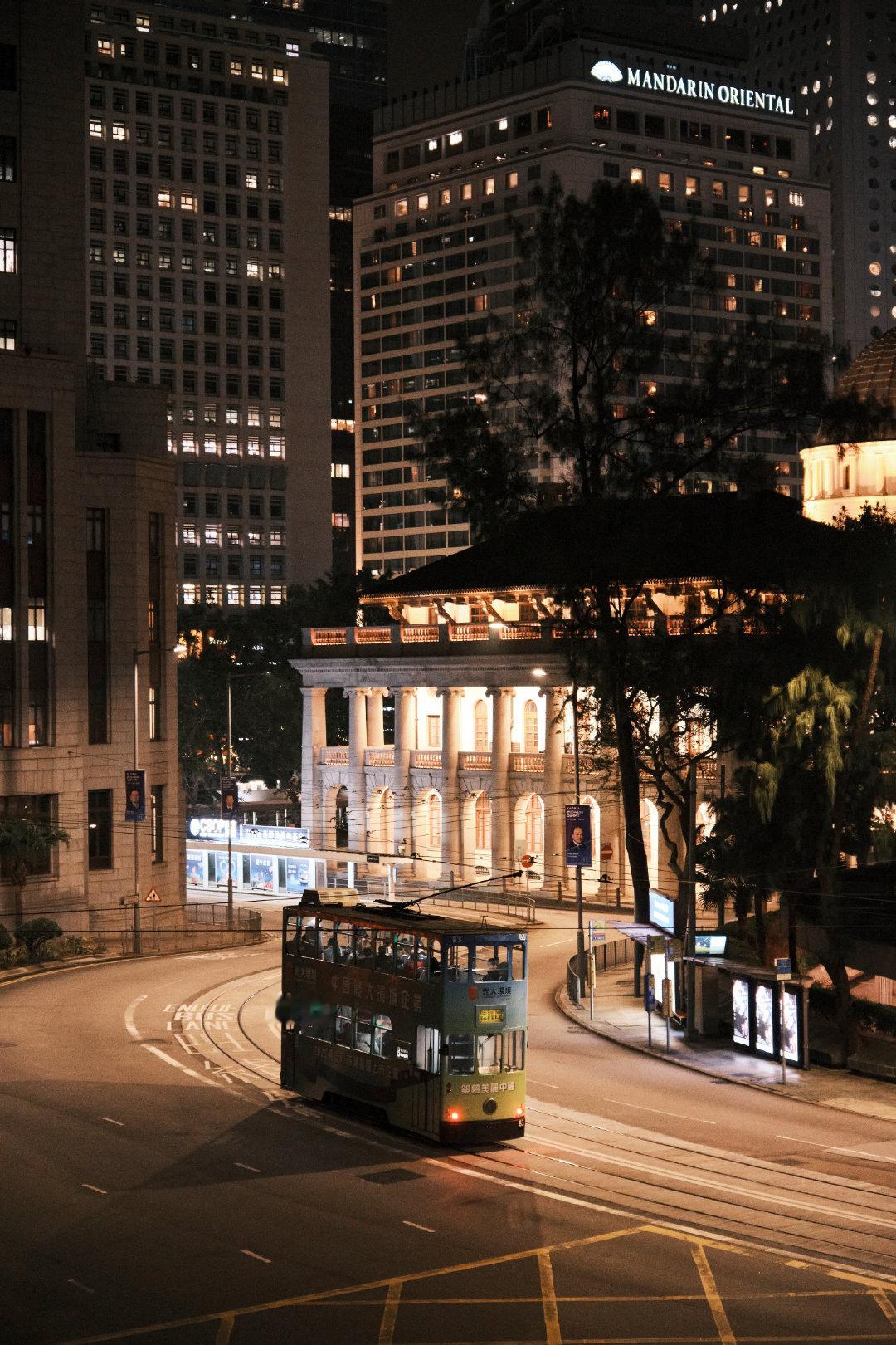 李现关于香港的记忆李现镜头下的香港李现更博晒关于香港的照片，这简直就是大片！李现