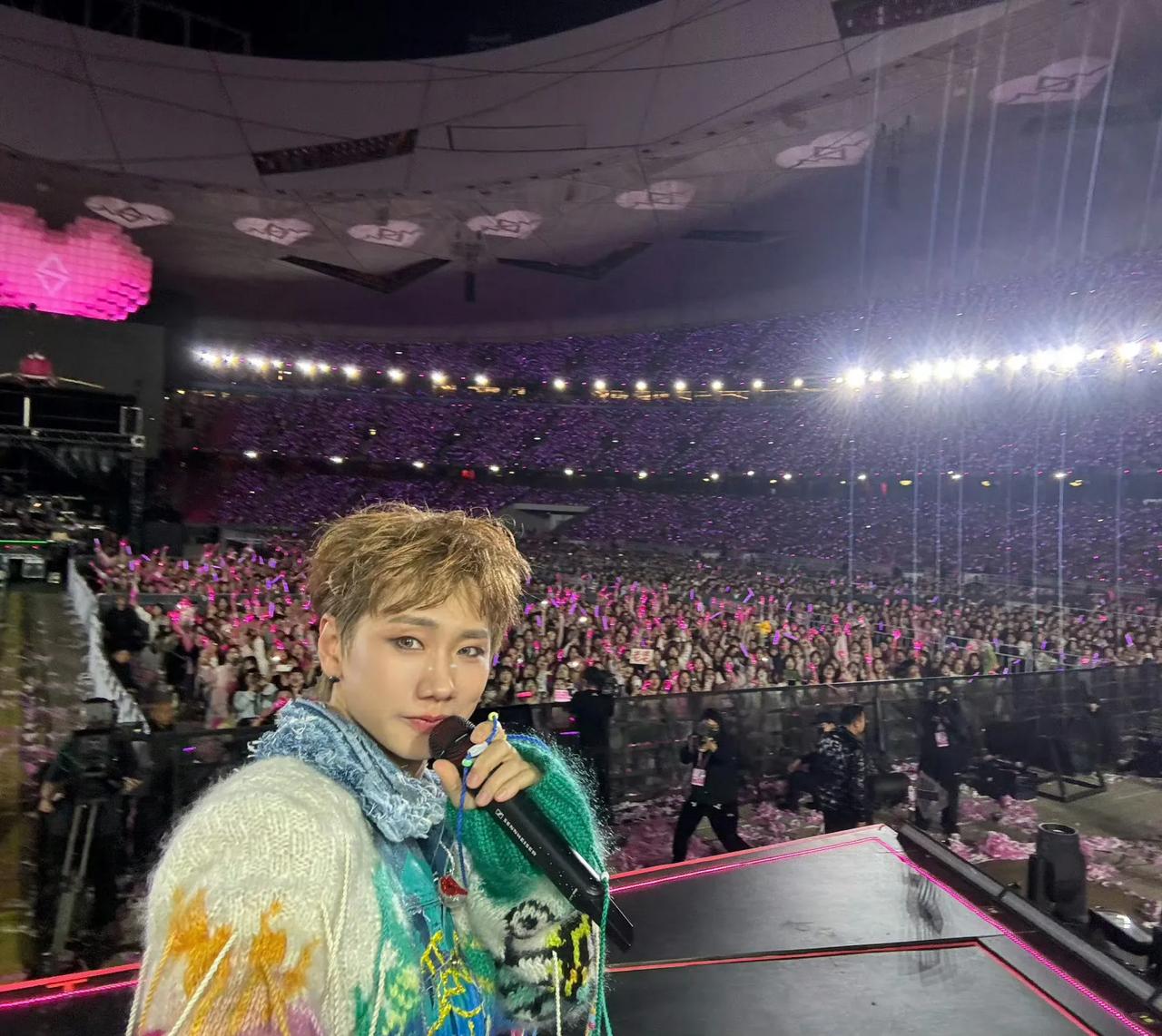 星光璀璨，音乐盛典！🎤✨演唱会超近距离