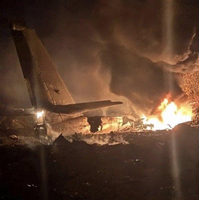 俄军1架TU-95MS战略轰炸机刚不久在阿穆尔州坠毁，俄媒报道是发动机故障，6名