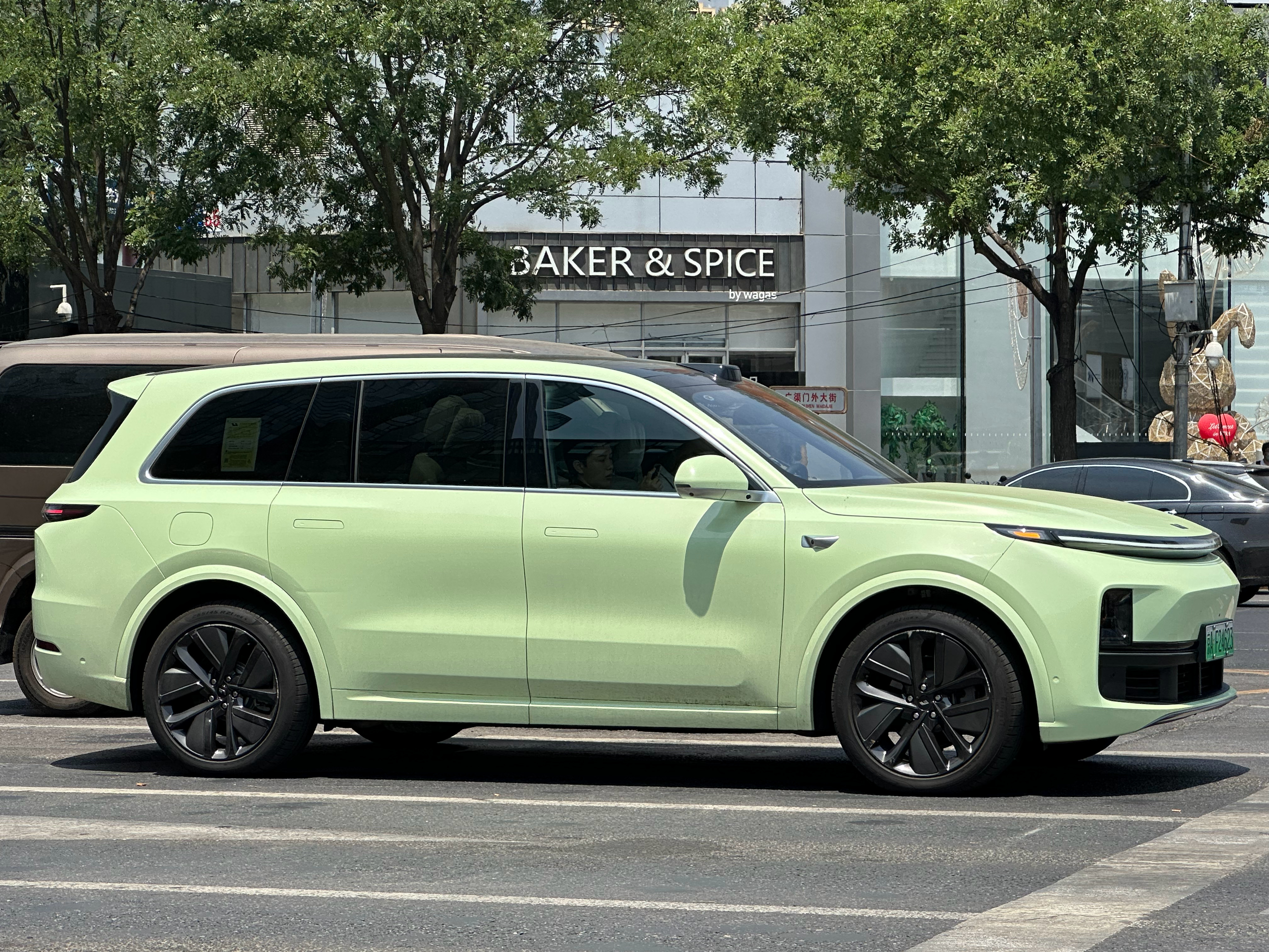 新娘回应小伙用吸粪车做婚车 现在的年轻人越来越有自己的想法了👍🏻 又特别又有