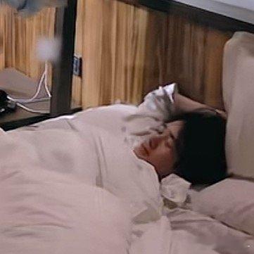 咋这么…萌 好想👐捧住他的脸再捏捏脸颊肉 