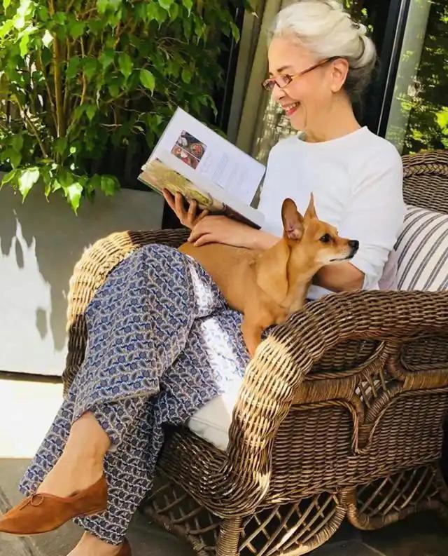 人到中年要不要认真打扮自己咱们国家有句俗话叫“老要张狂少要稳”。人到中年以后，更