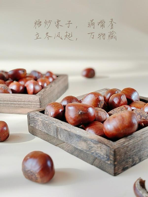 之前刷短视频总被各种幸福模板轰炸，好像必须年入百万、住大平层、说走就走环游世界才