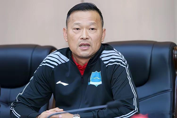 足协再下大力气，少帅常卫魏上任中国女足，外教因0-8下课！不过，如今的中国女足已