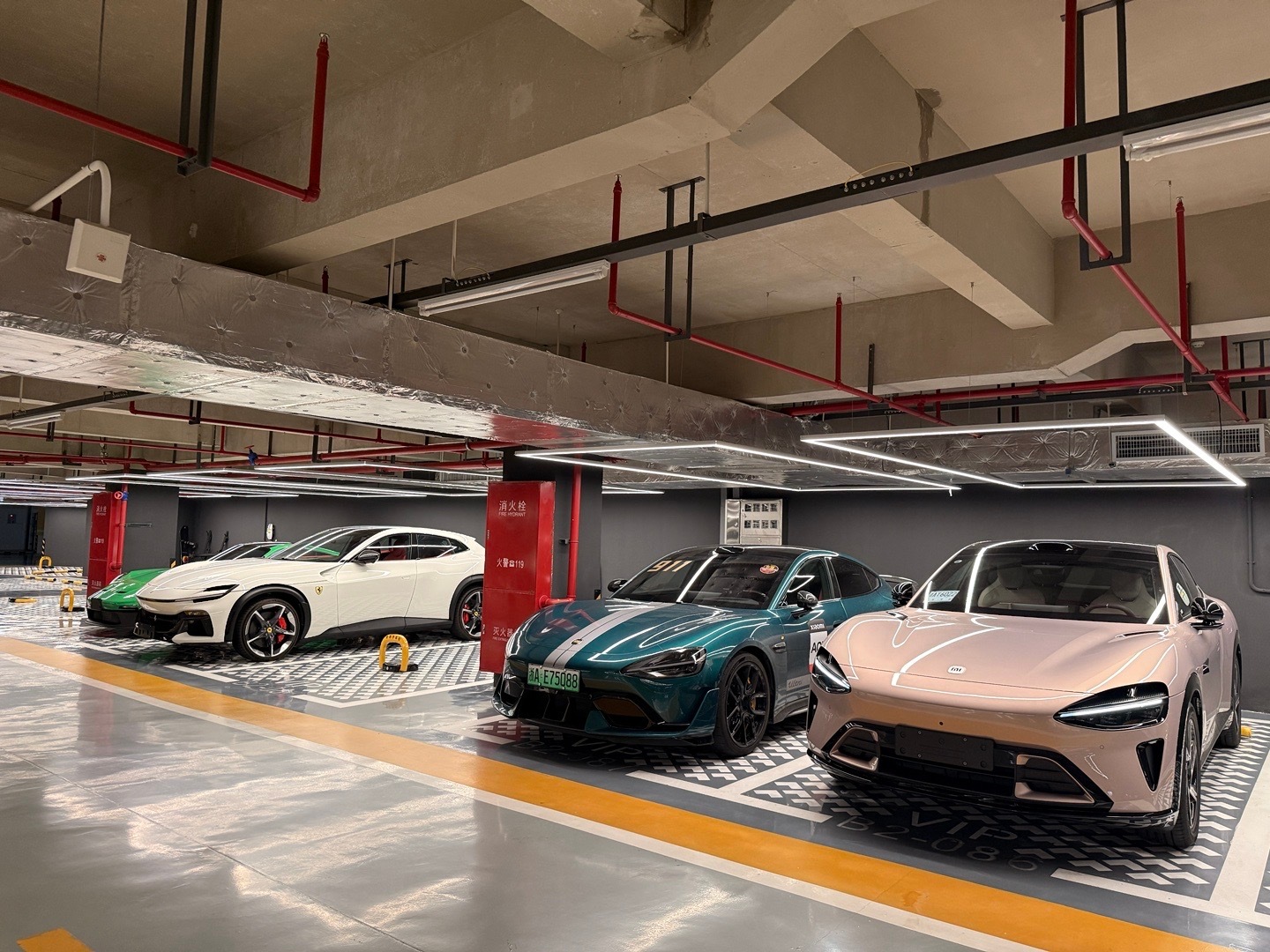 键盘值很高的一刻  Ps左边两台不是我的 ​​​