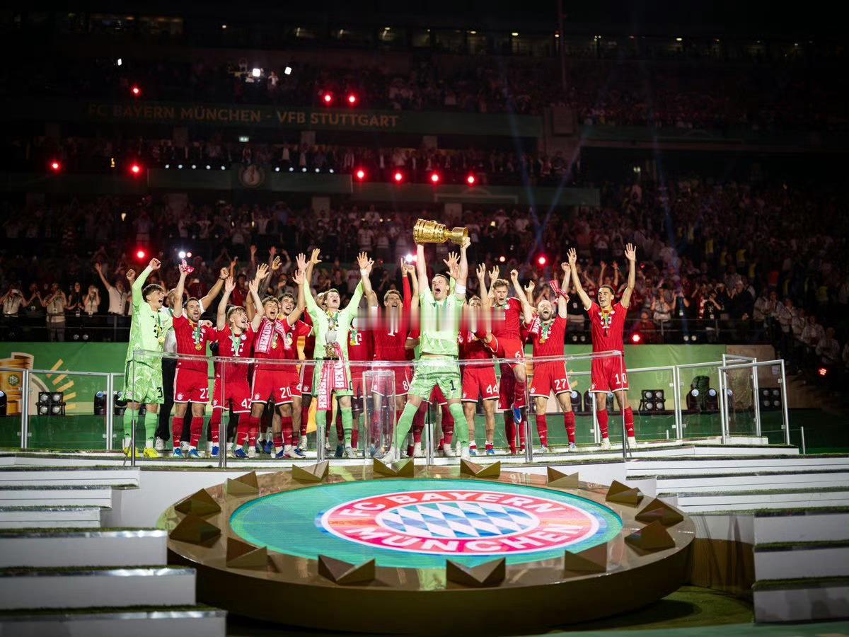 3-0轻松夺冠！凯恩火热状态连进三球，1.4亿边路支柱送出两球助力，拜仁成功登顶