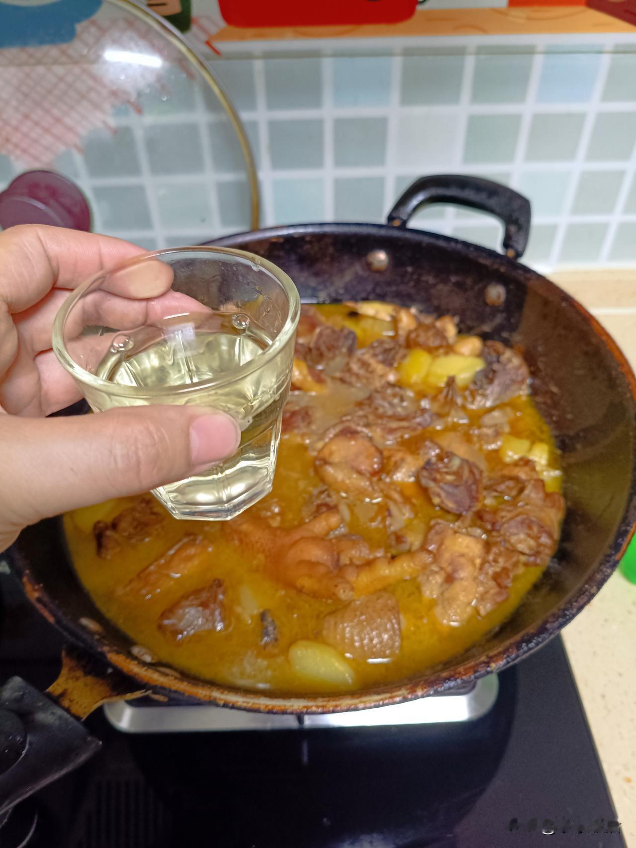 你问我答喝点自己泡枸杞的，烧酒可以？会不会痛风啊，不过我真的爱喝酒，瓶装喝不起啊