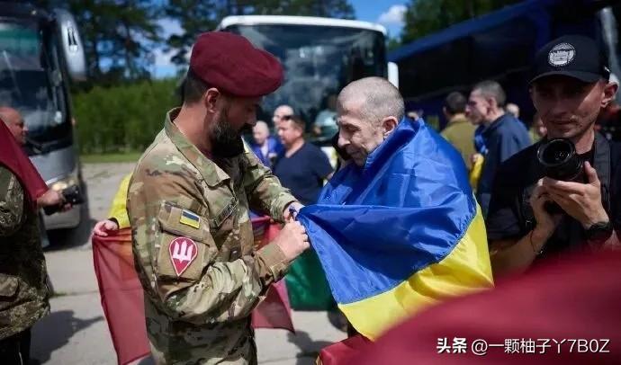 当地时间6月26日，阿联酋出面人道主义斡旋，俄乌完成新一轮战俘互换，两边各释放1