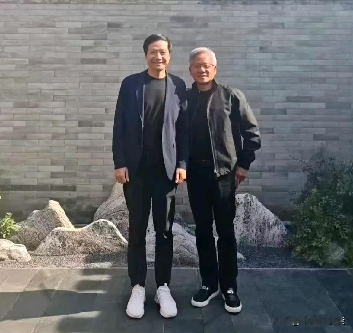 英伟达将恢复H20在中国的销售，并推出面向中国市场的全新且完全兼容的GPU。说明
