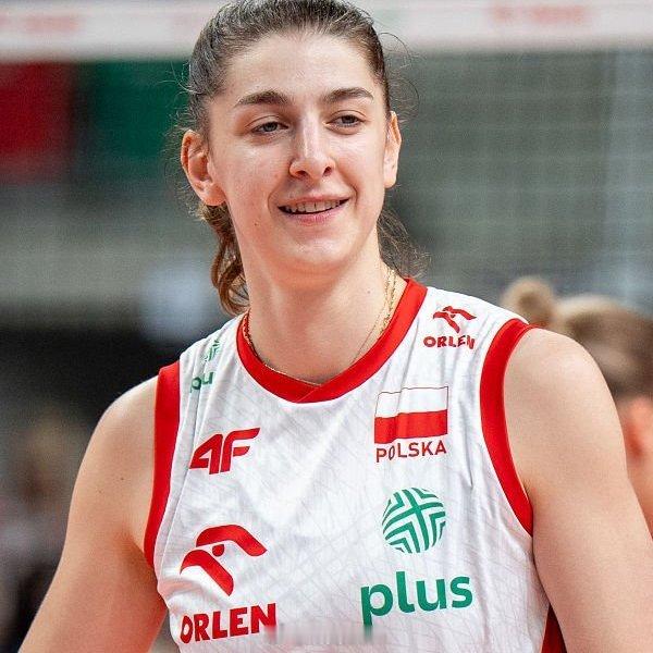女排[超话] 波兰🇵🇱女排三大战将在结束国家队赛季后将开始🇹🇷联赛征战之