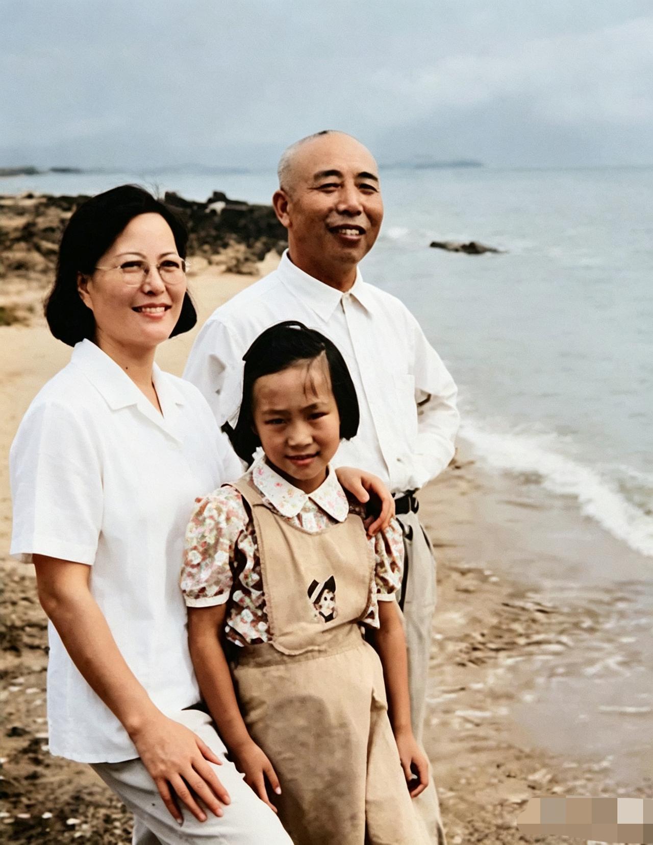 1972年，65岁开国上将，经过组织批准，迎娶了小33岁小姨子，并育有一个女儿，