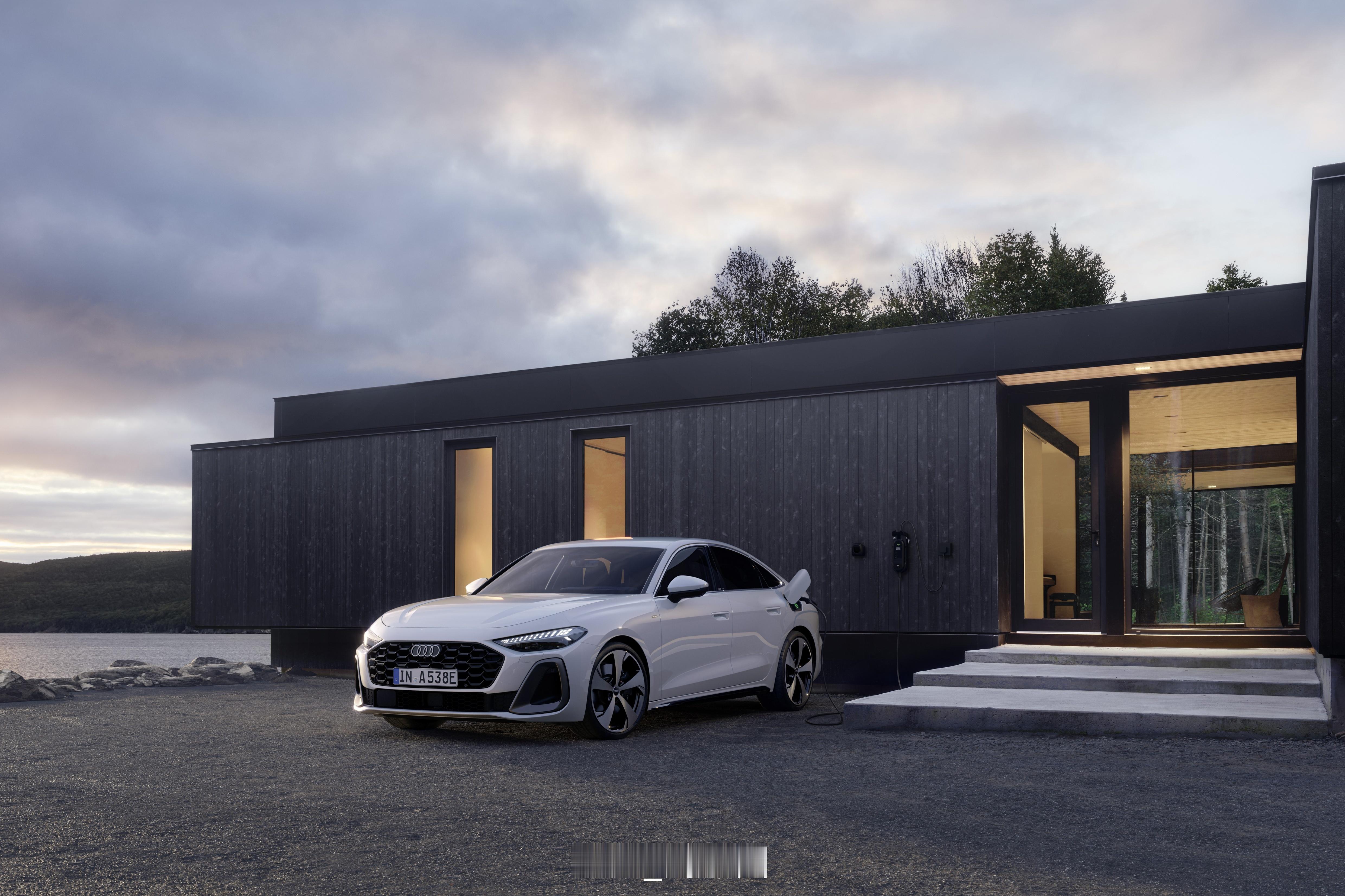 奥迪[超话]全新奥迪A5轿车e-hybrid quattro 【新车品鉴】附上一