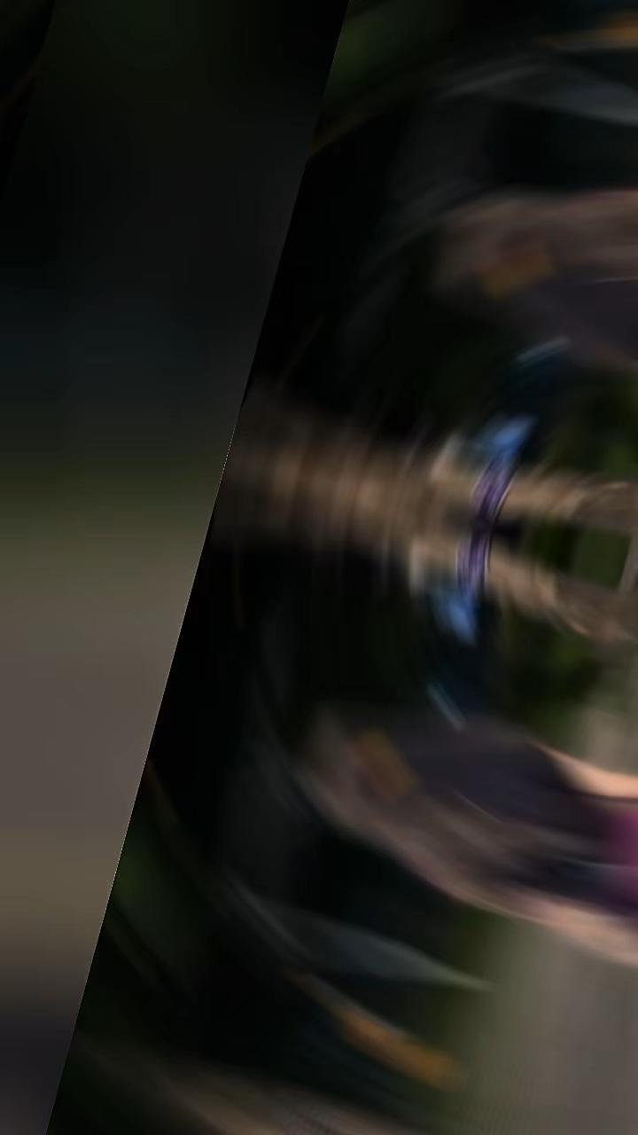 女人真的不能随便嫁给一个穷人，因为她不会因为你不嫌弃她穷就会加倍对你好，她反而会