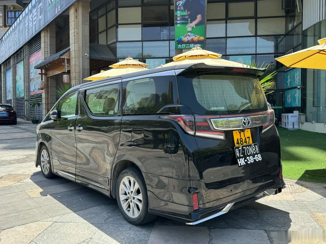 粤港澳跨境拼车市场迎来车型置换潮，曾经主流的丰田埃尔法营运车辆逐步减少，腾势D9