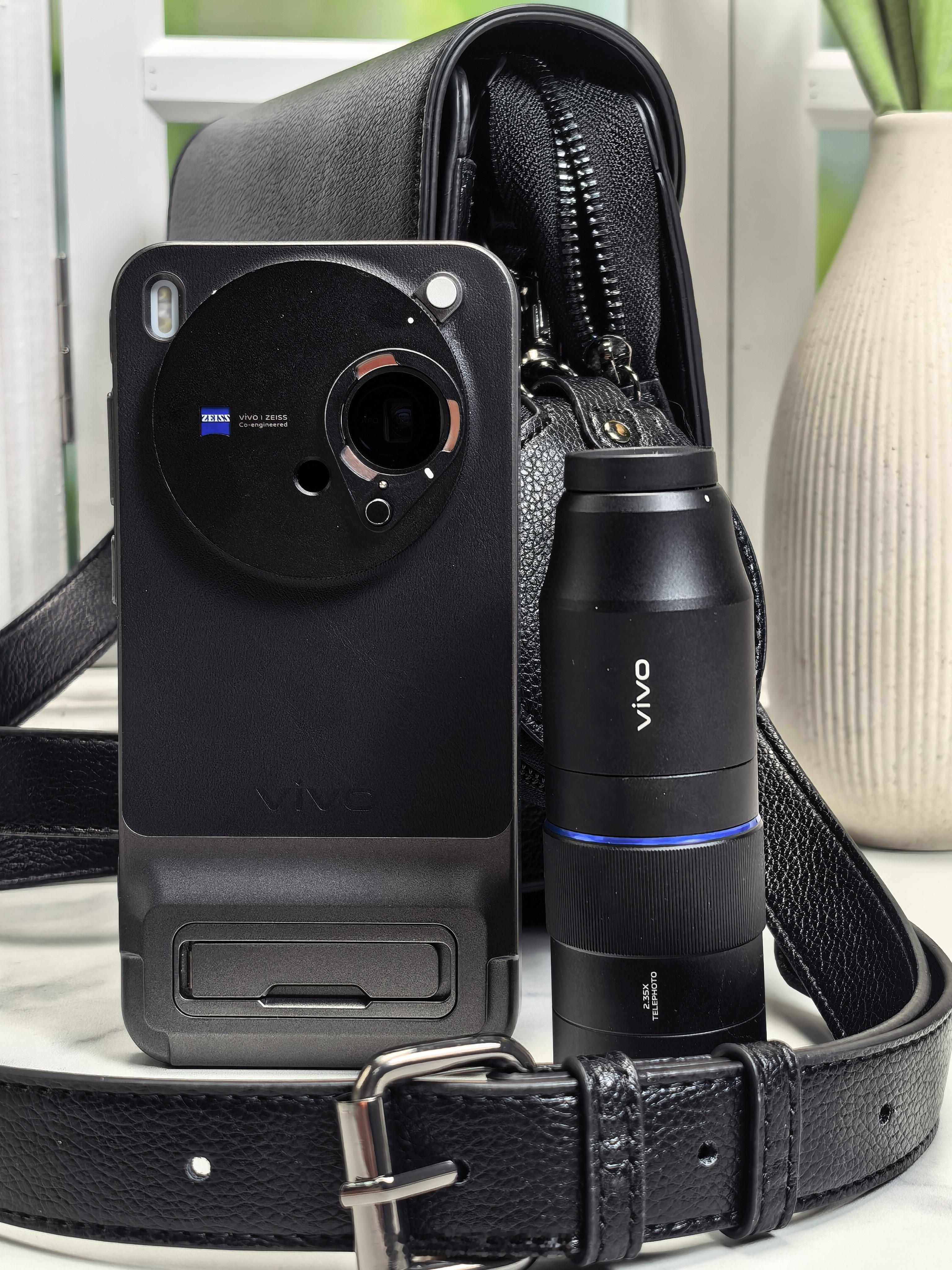 今天周末，准备带着我的vivo X300出门扫街了～出门前先晒晒我的X300专属