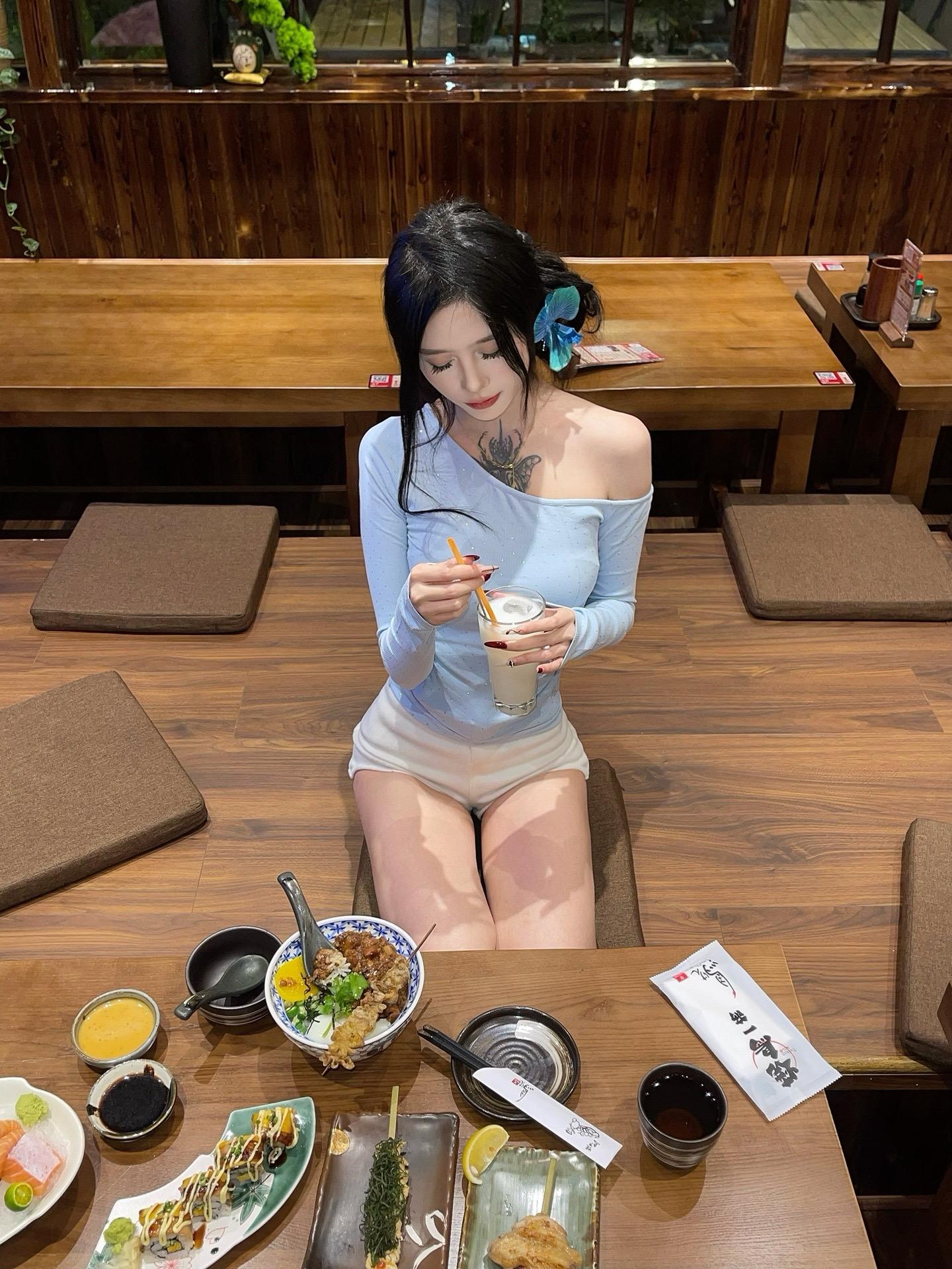 人们总是靠分开后发痛觉  来分辨爱的深浅