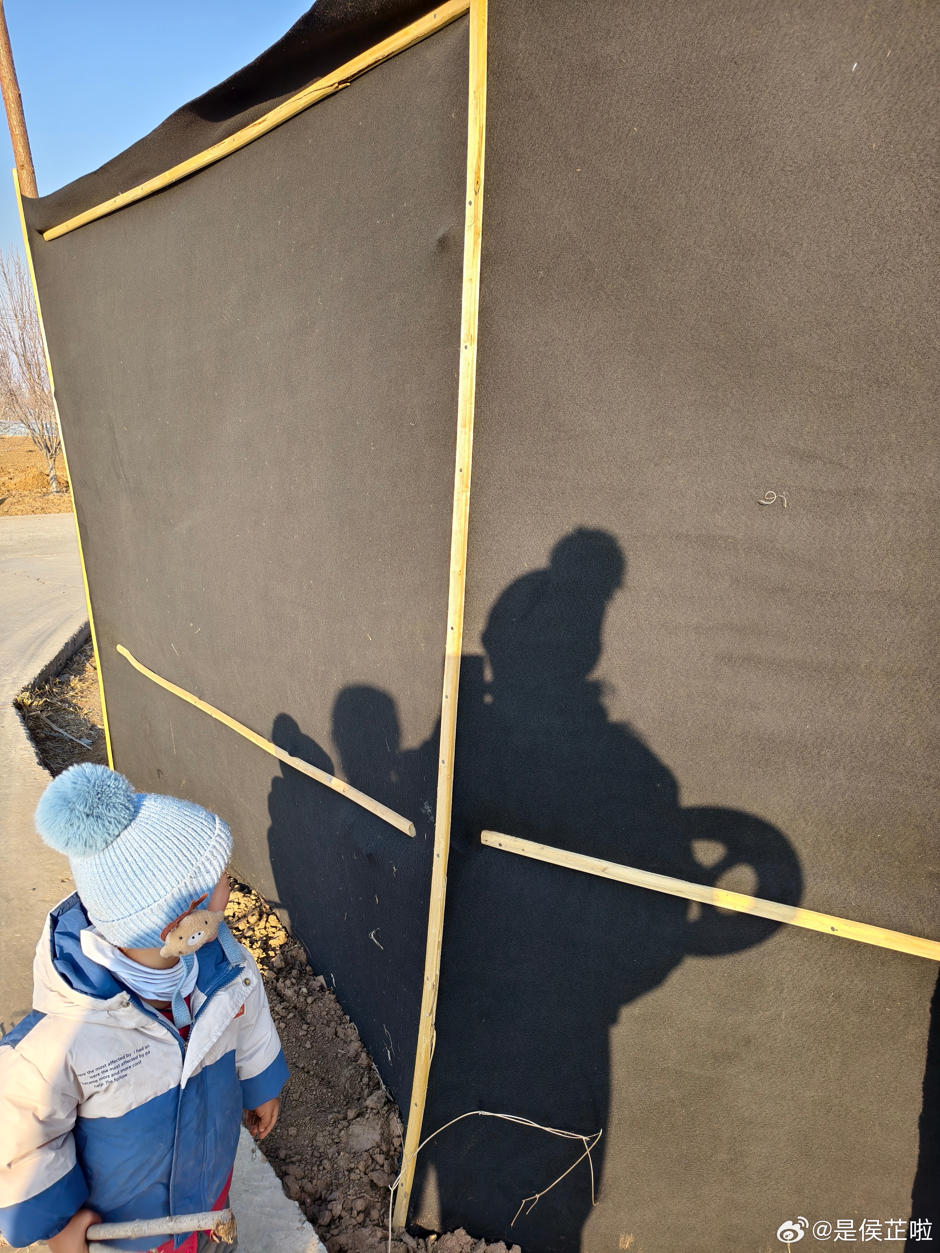 双向沟通的爱最暖人心了早晨起来一个温暖的抱抱，中午吃饭时轻轻地拍背，还有手里递来