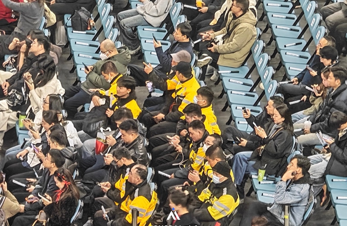 你的外卖员正在看潘玮柏演唱会 哈哈哈哈哈哈哈谁说的潘玮柏给自己点的外卖啊就不能是