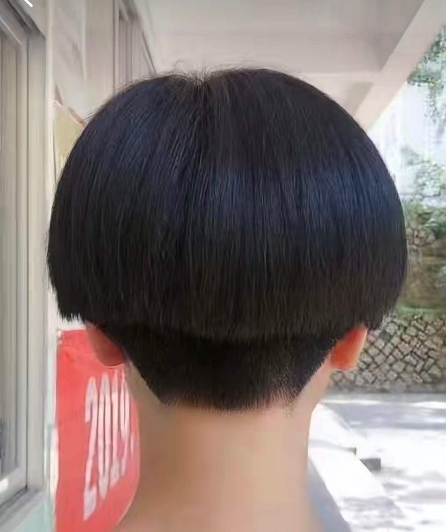 校方回应强制女生剪斜面短发一流学校抓学术，二流学校抓成绩，三流学校抓纪律。 ​​
