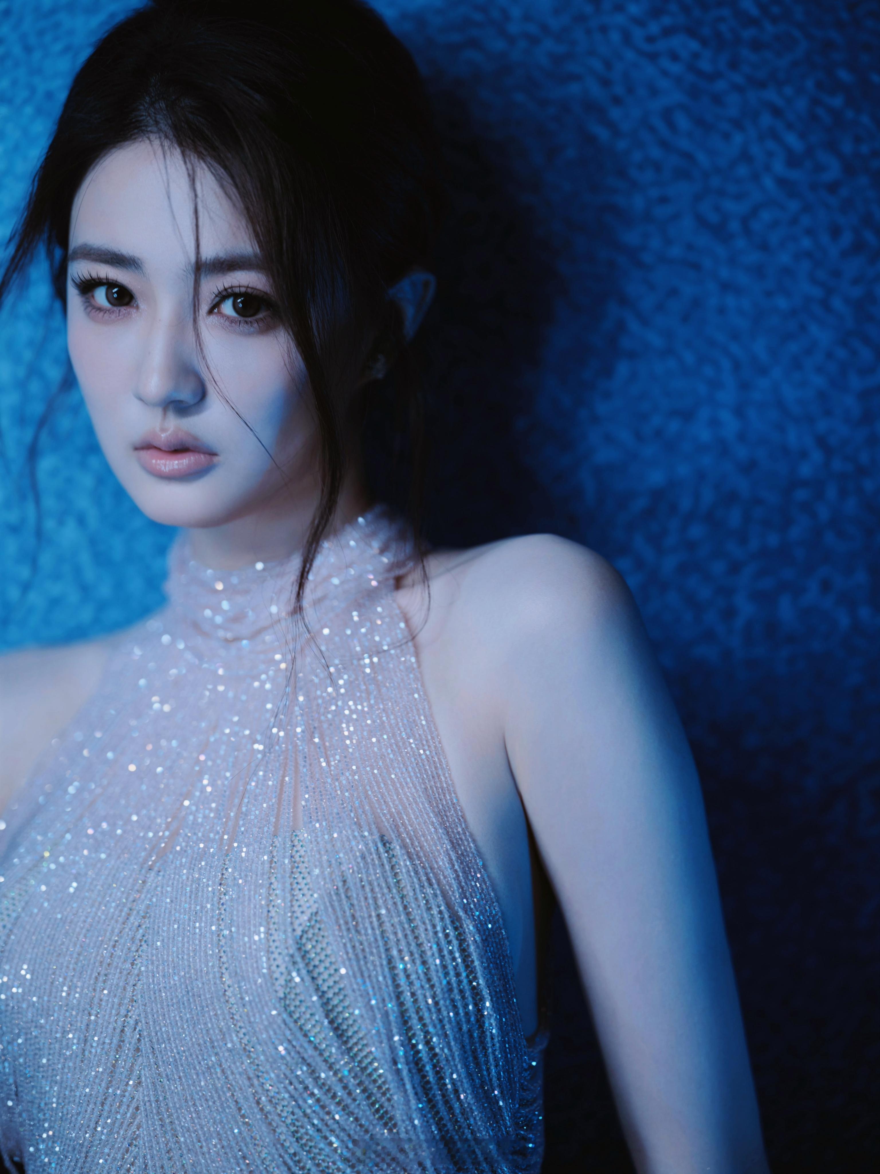 徐璐好美啊确实，这次的造型很适合她让人眼前一亮[奶牛猫] ​​​