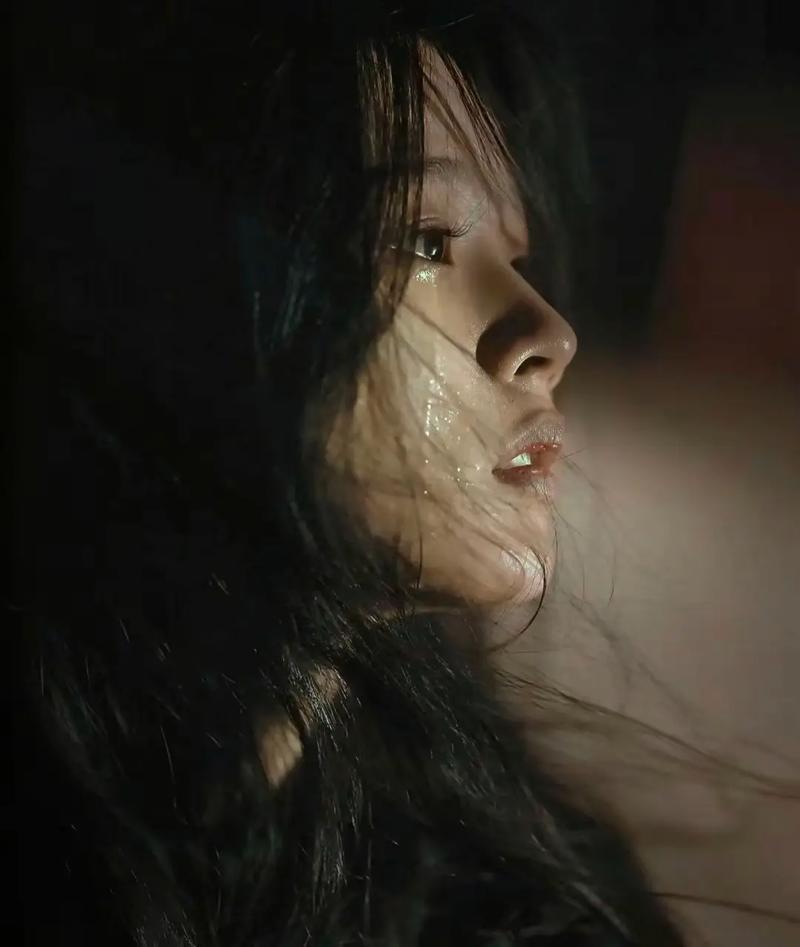 心眼坏的女人，都有这3个特征！别再傻傻付出！
 
与人相处，真心要留给值得的人。