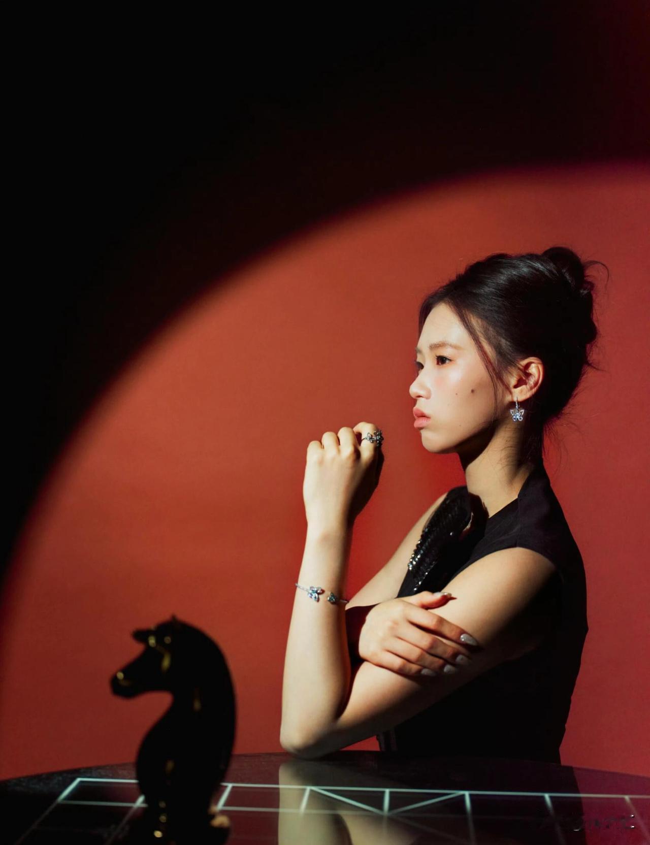 🏆 感言核心内容与情感表达
集体与团队的感恩
开篇致谢国家与中国跳水队的培养，