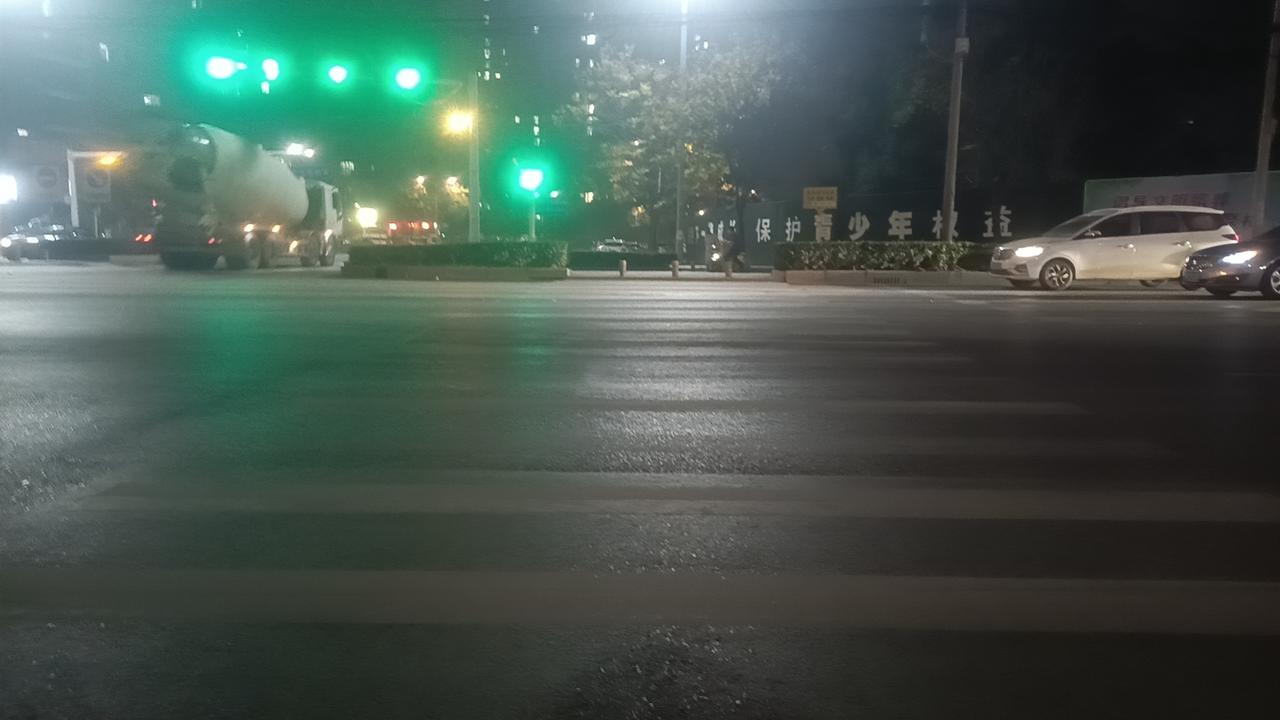 或许，你会希望自己在这三年里变得更加坚韧，不再被外界的喧嚣所左右。你会希望自己学