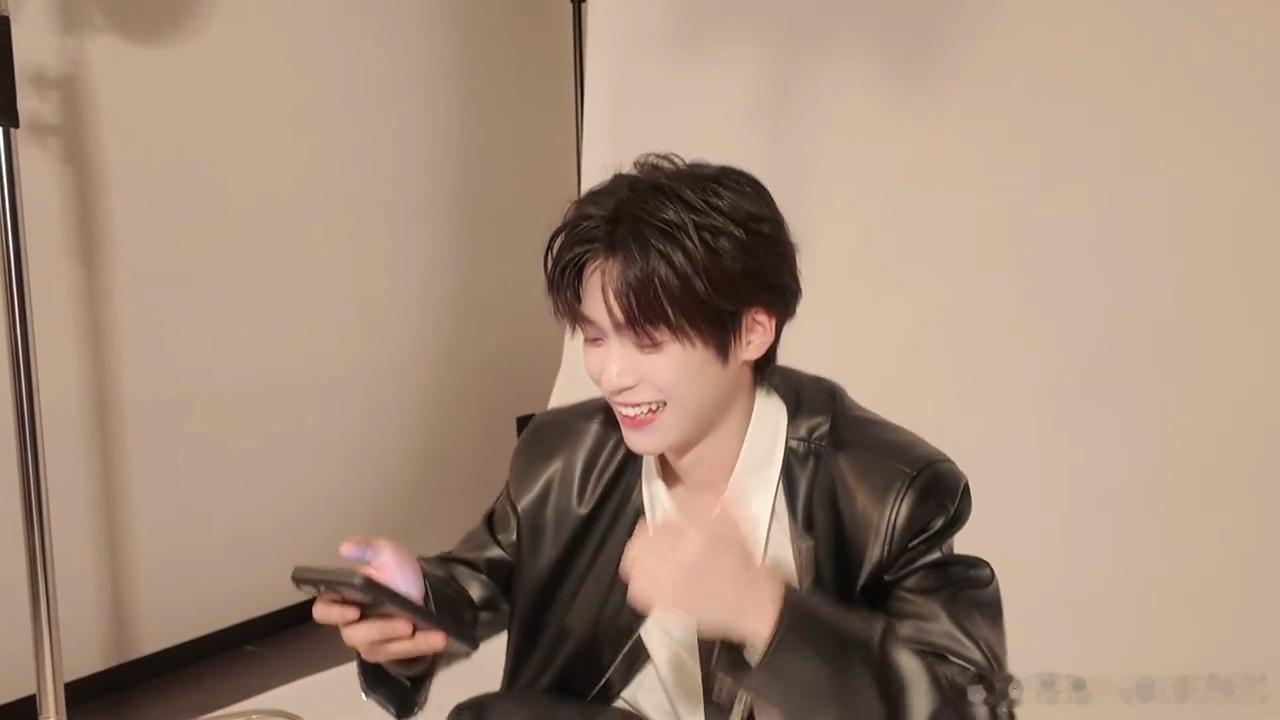 梓渝抽象幕后梓渝丢人的活都让我干 ​​​真好 ​​​