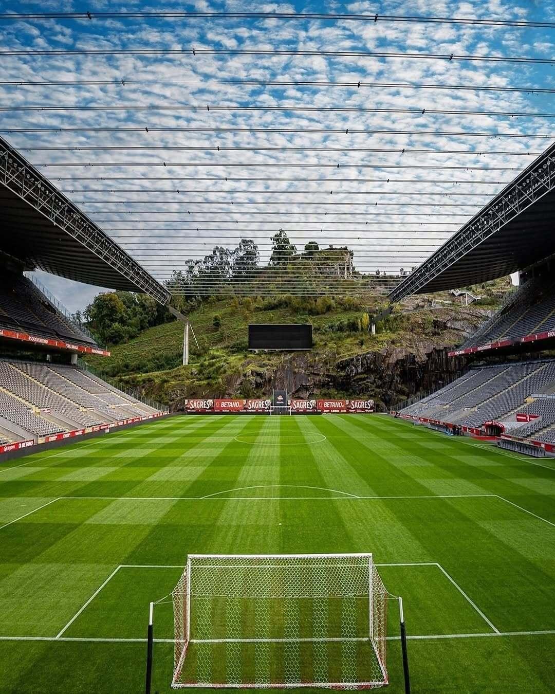 篮天下世界上的美丽球场 凿山而建的布拉加市政球场 | 葡萄牙布拉加Images 