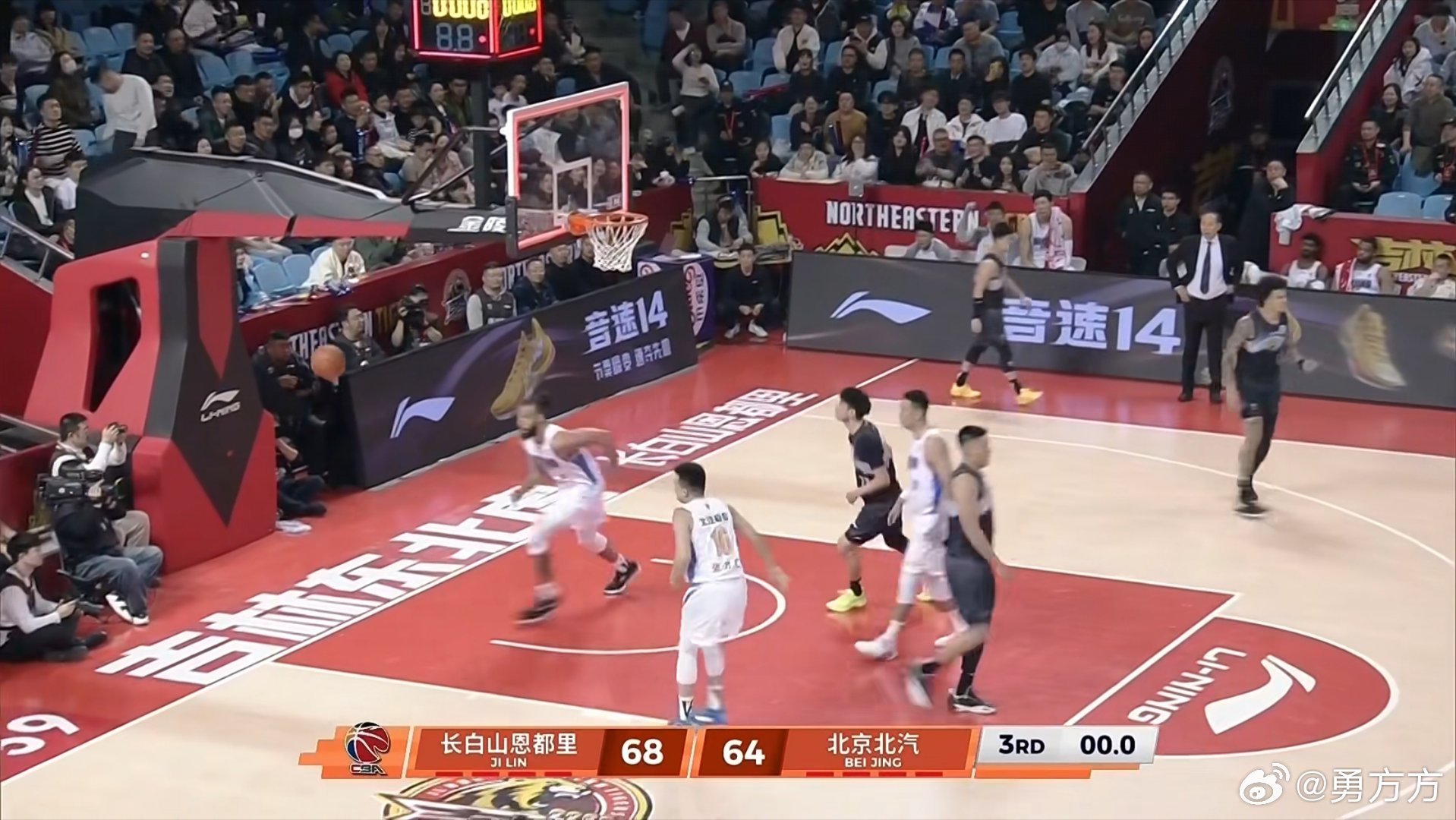 吉林男篮vs北京男篮 没有必要跟着对方的节奏疯跑！ 最后一节就让麦基打！ 