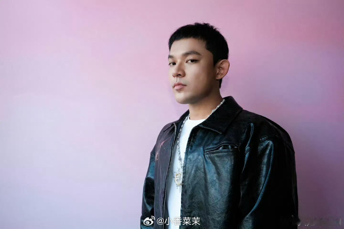 黄旭栽在了温柔刀上新说唱2025硬核说唱向来所向披靡，没想到这次被小帅战队的《野