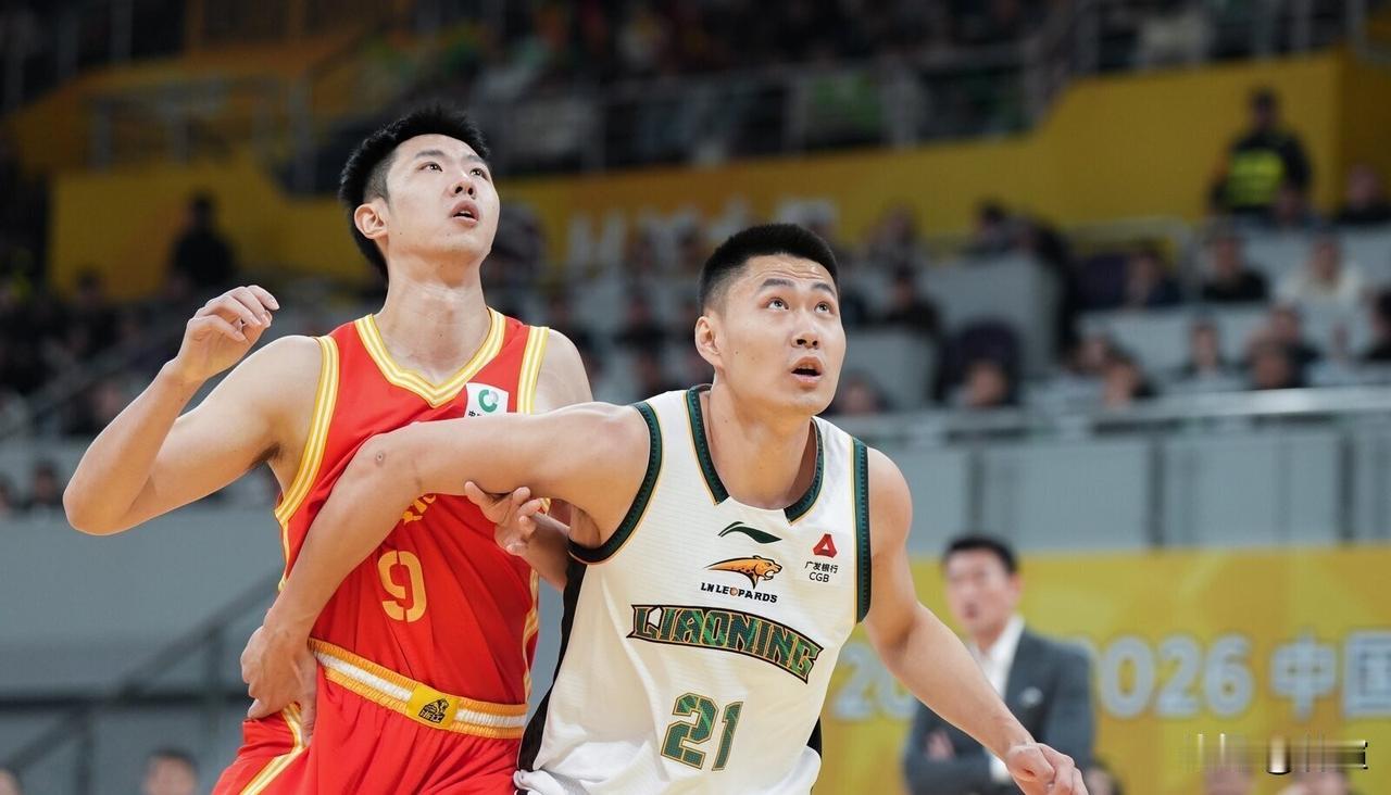 辽宁男篮，“比肩”四川男篮！
客场64-96不敌卫冕冠军浙江广厦之后，辽宁男篮不