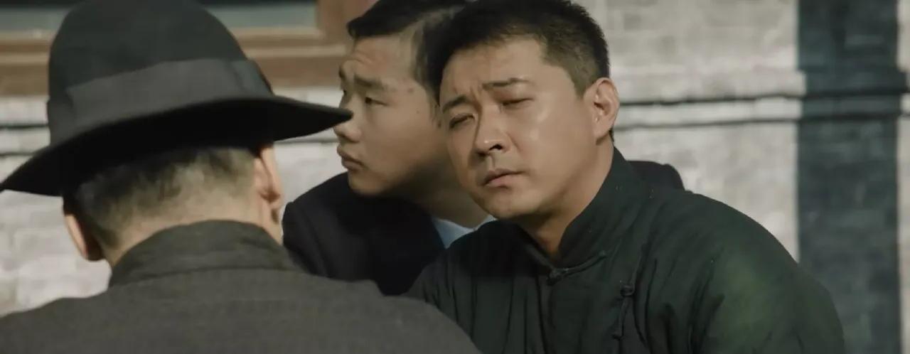 追剧《归队》 高云虎刚刚知道柳板胡是从延安来的，鲁长山要给上级发电报确认，刚刚确
